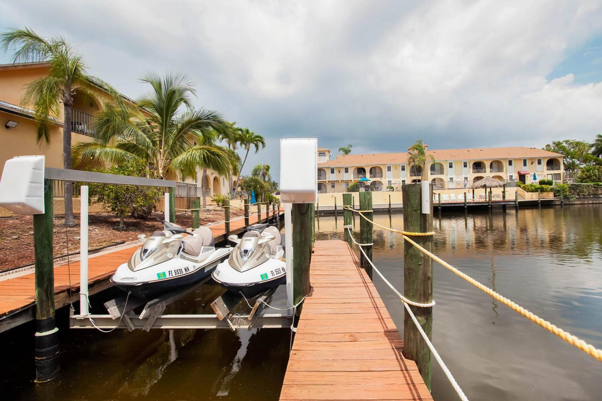 Oyo Waterfront Hotel- Cape Coral Fort Myers, Fl Exteriör bild