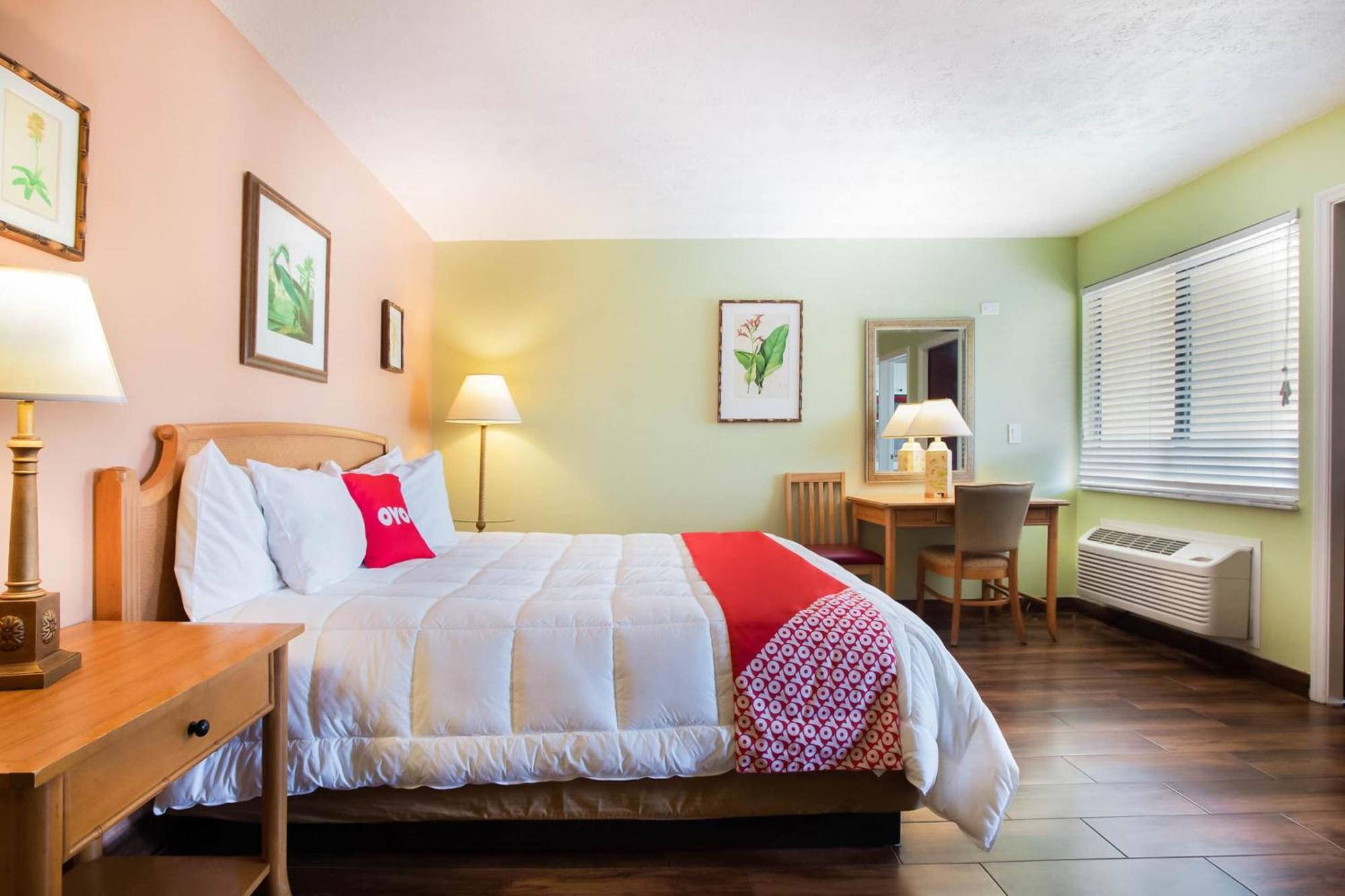 Oyo Waterfront Hotel- Cape Coral Fort Myers, Fl Exteriör bild