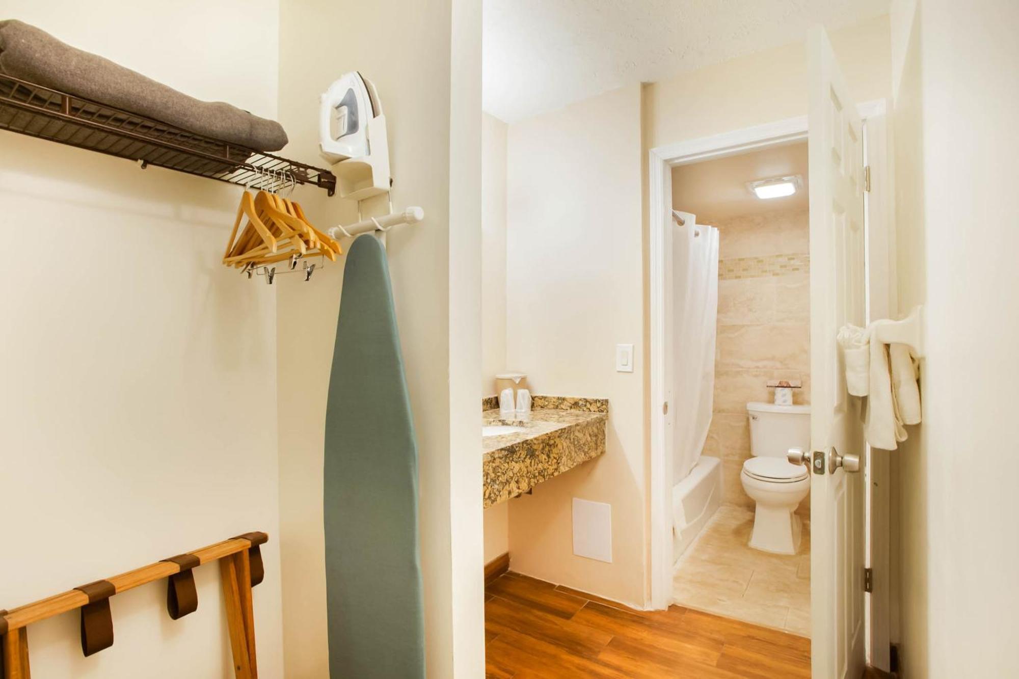 Oyo Waterfront Hotel- Cape Coral Fort Myers, Fl Exteriör bild