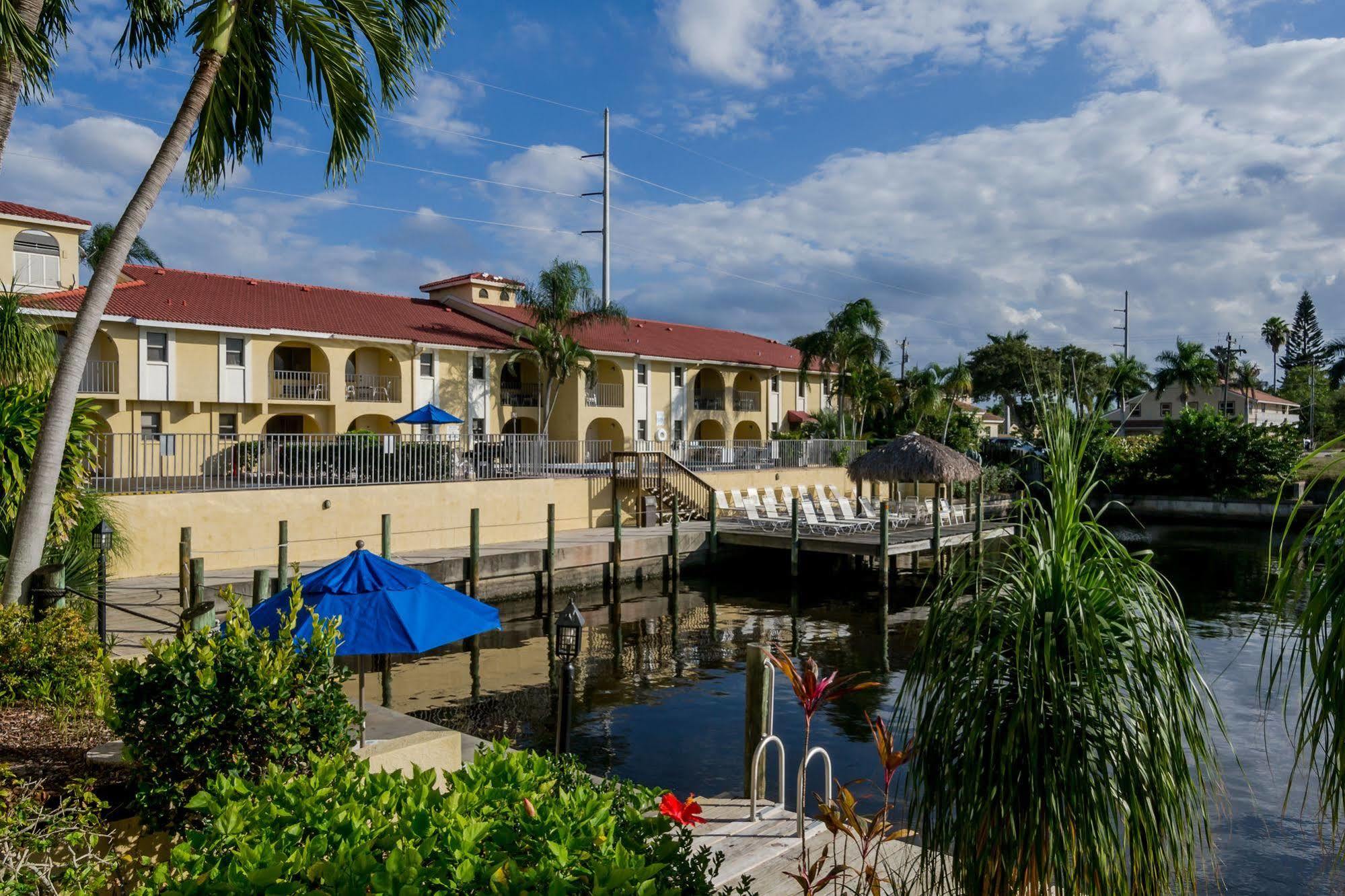 Oyo Waterfront Hotel- Cape Coral Fort Myers, Fl Exteriör bild