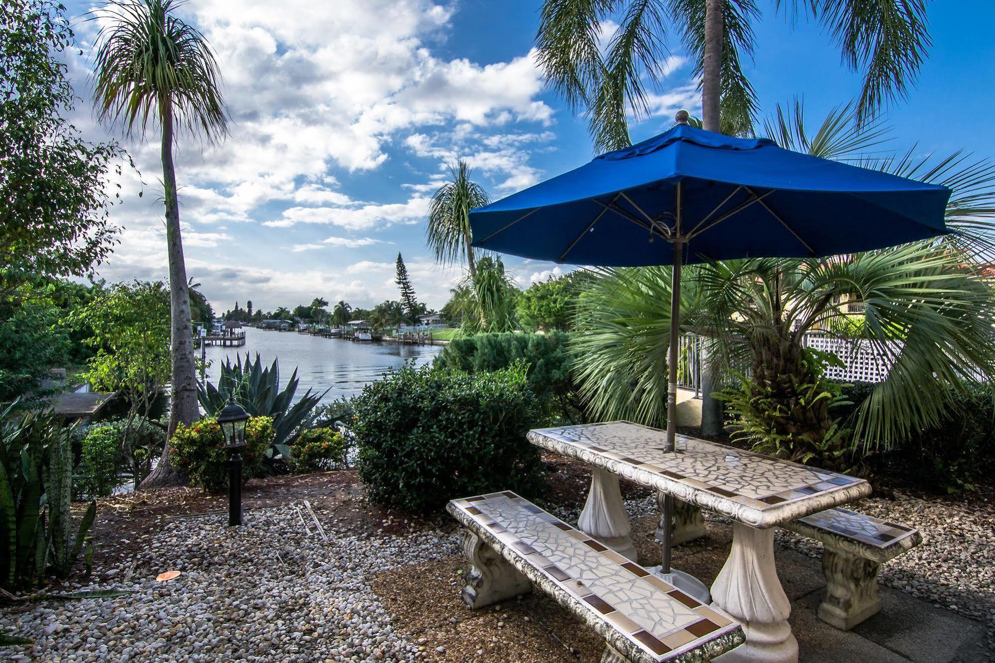 Oyo Waterfront Hotel- Cape Coral Fort Myers, Fl Exteriör bild